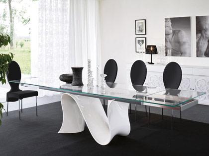 Tavolo Tonin Casa Wave e sedie Vivienne